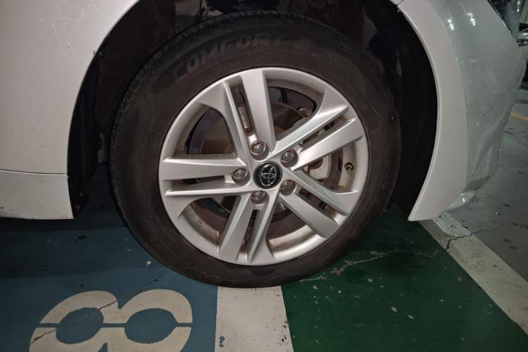 Used Toyota Levin 2021 185T CVT Luxury Edition Right Front Wheel Hub