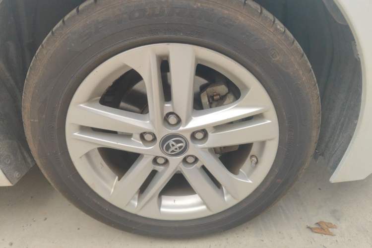 Used Toyota Levin 2021 185T CVT Luxury Edition Right Front Wheel Hub