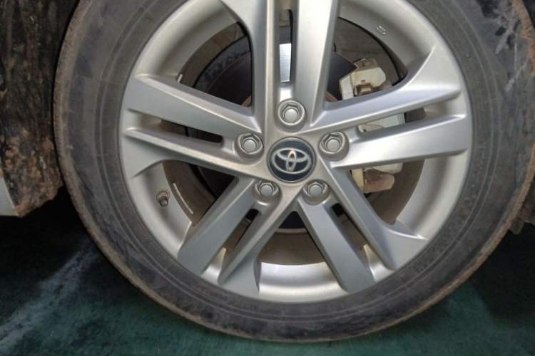 Used Toyota Levin 2021 185T CVT Luxury Edition Right Front Wheel Hub