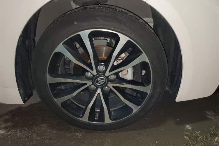 Used Toyota Levin 2021 185T CVT Sport Edition Right Front Wheel Hub