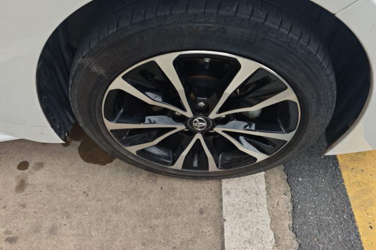 Used Toyota Levin 2021 185T CVT Sport Edition Right Front Wheel Hub