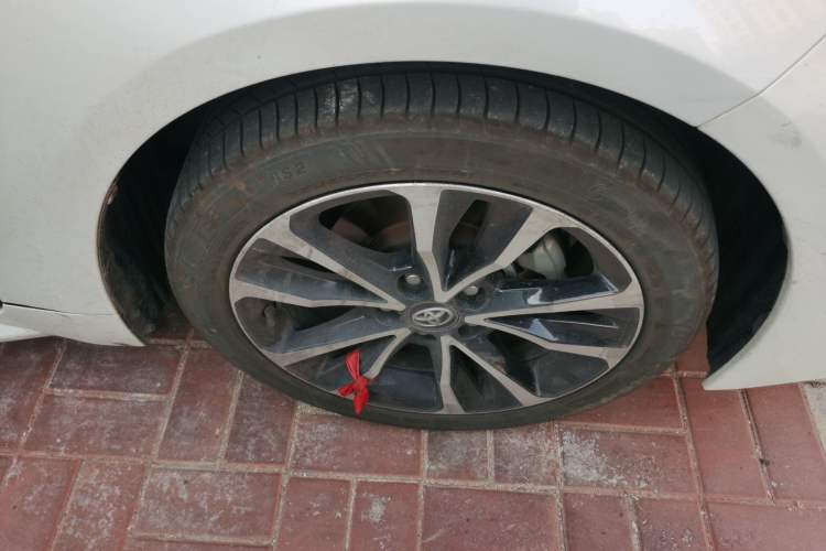 Used Toyota Levin 2021 185T CVT Sport Edition Right Front Wheel Hub