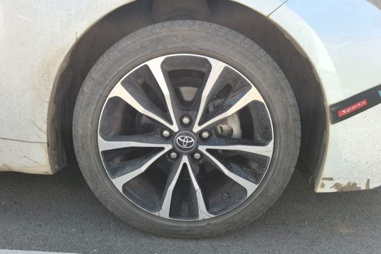 Used Toyota Levin 2021 185T CVT Sport Edition Right Front Wheel Hub