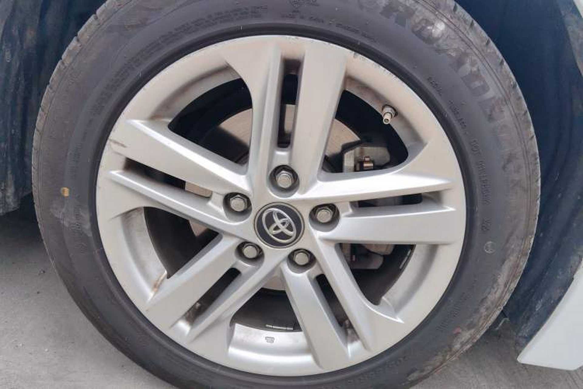 Used Toyota Levin 2021 185T CVT Luxury Edition Right Front Wheel Hub