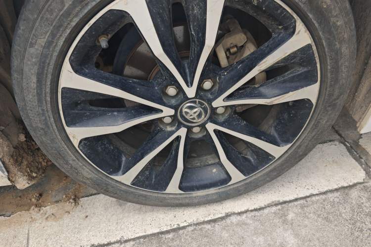 Used Toyota Levin 2021 185T CVT Sport Edition Right Front Wheel Hub