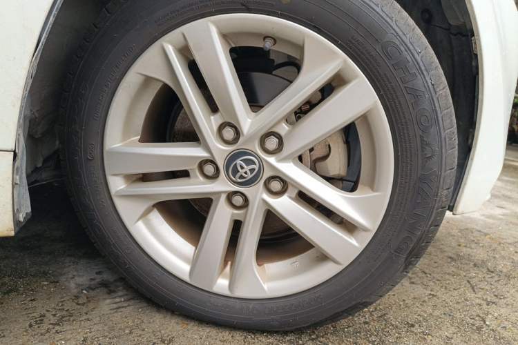 Used Toyota Levin 2021 185T CVT Luxury Edition Right Front Wheel Hub