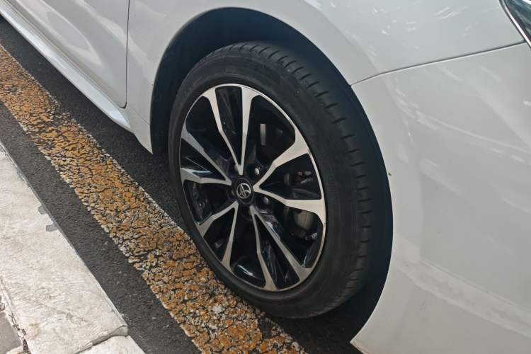 Used Toyota Levin 2021 185T CVT Sport Edition Right Front Wheel Hub