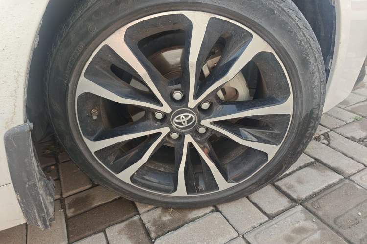 Used Toyota Levin 2021 185T CVT Sport Edition Right Front Wheel Hub