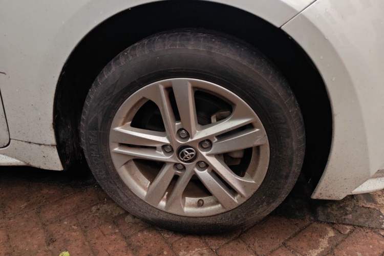 Used Toyota Levin 2021 185T CVT Luxury Edition Right Front Wheel Hub