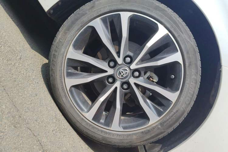 Used Toyota Levin 2021 185T CVT Sport Edition Right Front Wheel Hub
