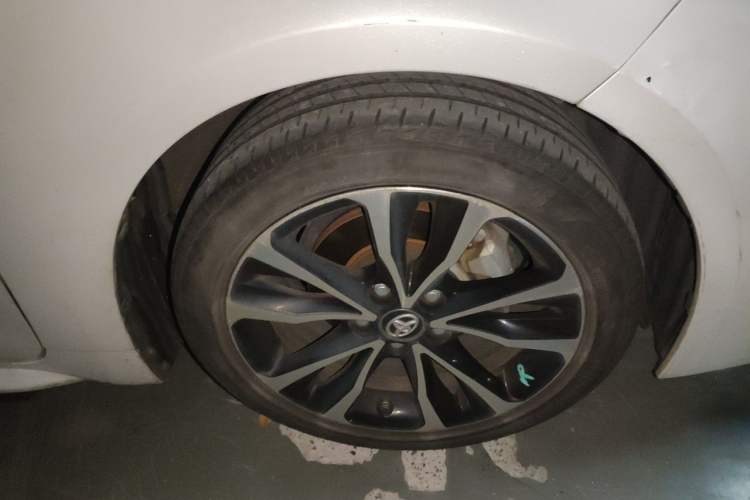 Used Toyota Levin 2021 185T CVT Sport Edition Right Front Wheel Hub