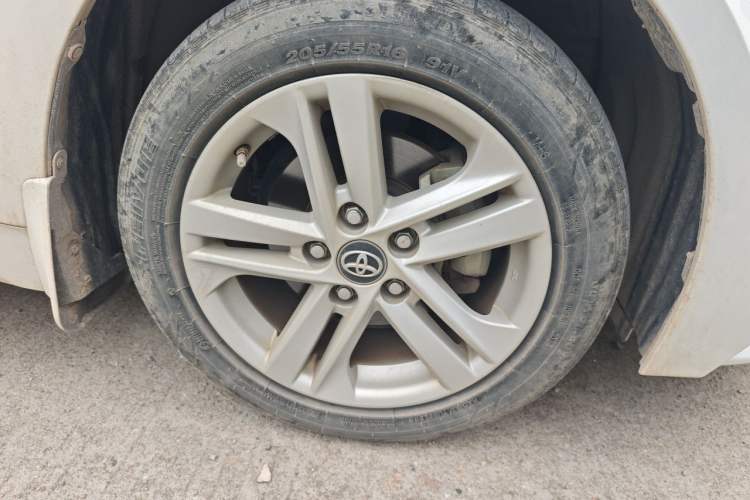 Used Toyota Levin 2021 185T CVT Luxury Edition Right Front Wheel Hub