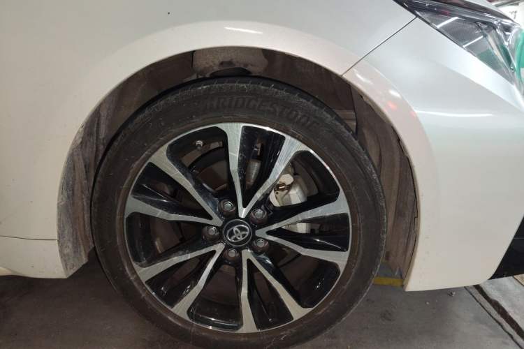Used Toyota Levin 2021 185T CVT Sport Edition Right Front Wheel Hub