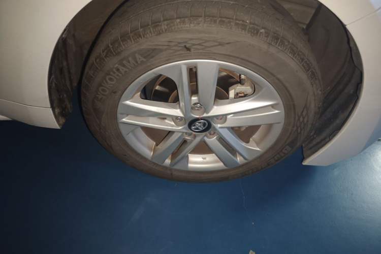 Used Toyota Levin 2021 185T CVT Luxury Edition Right Front Wheel Hub