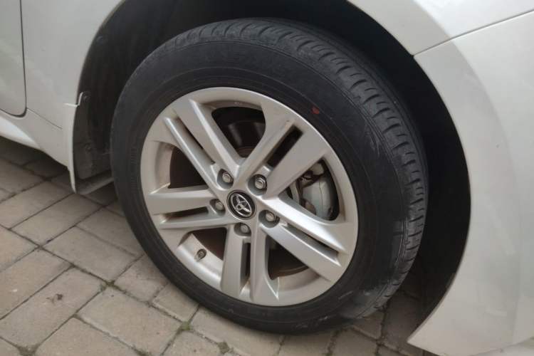 Used Toyota Levin 2021 185T CVT Luxury Edition Right Front Wheel Hub