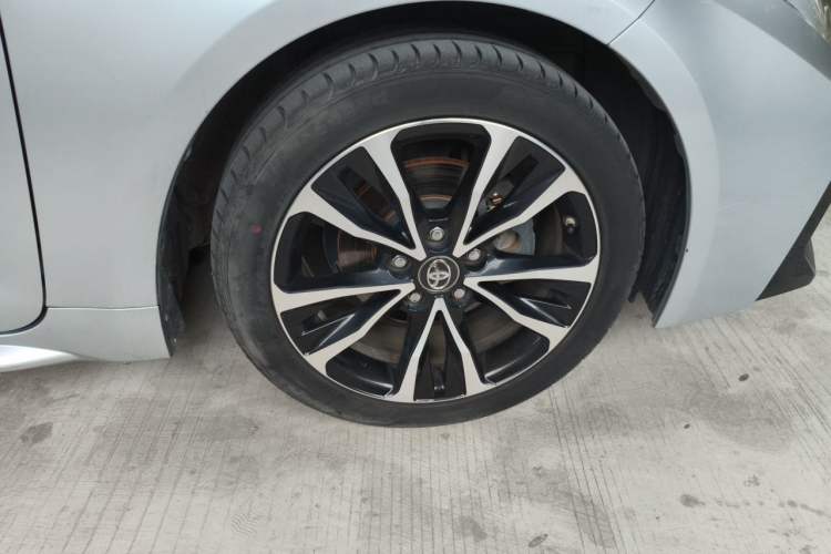 Used Toyota Levin 2021 185T CVT Sport Edition Right Front Wheel Hub
