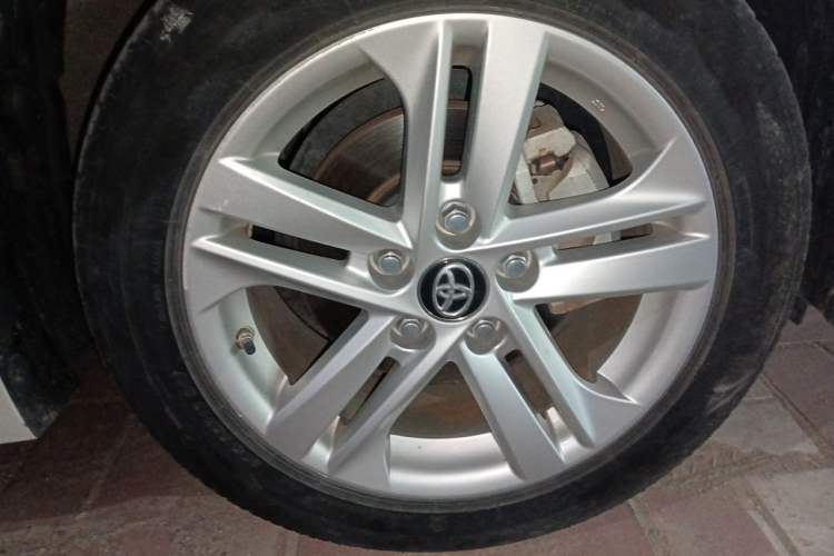 Used Toyota Levin 2021 Dual-Engine 1.8H E-CVT Luxury Edition Right Front Wheel Hub