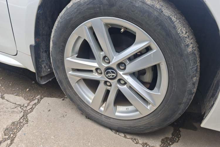 Used Toyota Levin 2021 185T CVT Luxury Edition Right Front Wheel Hub