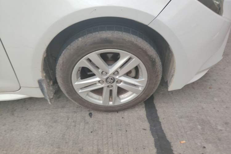 Used Toyota Levin 2021 185T CVT Luxury Edition Right Front Wheel Hub