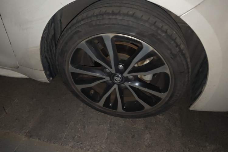 Used Toyota Levin 2021 185T CVT Sport Edition Right Front Wheel Hub