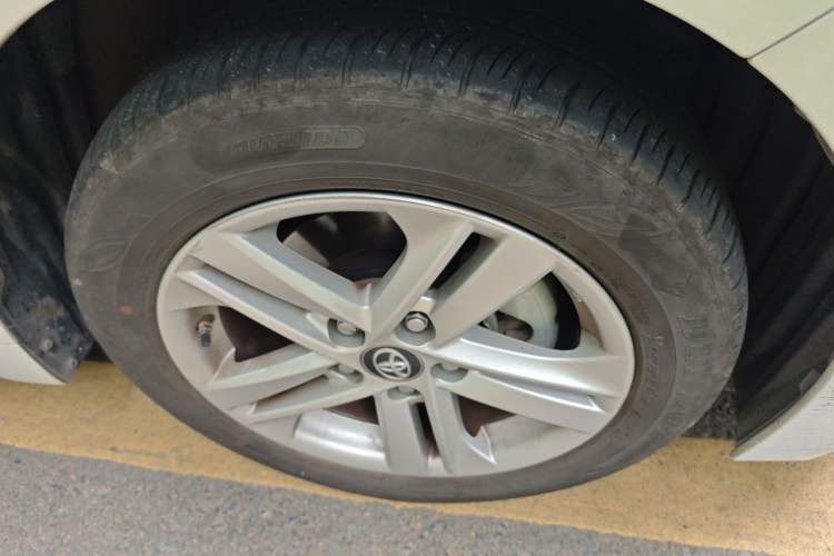Used Toyota Levin 2021 185T CVT Luxury Edition Right Front Wheel Hub