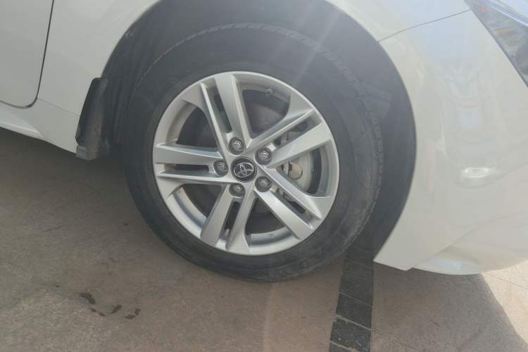 Used Toyota Levin 2021 185T CVT Luxury Edition Right Front Wheel Hub