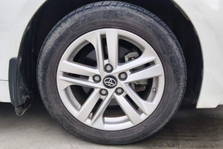 Used Toyota Levin 2021 185T CVT Luxury Edition Right Front Wheel Hub