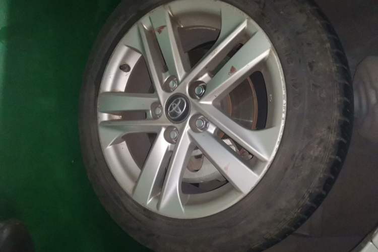 Used Toyota Levin 2021 185T CVT Luxury Edition Right Front Wheel Hub