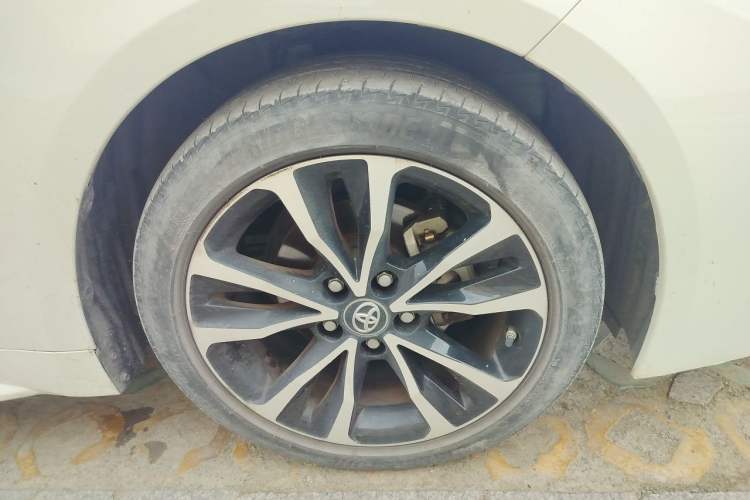 Used Toyota Levin 2021 185T CVT Sport Edition Right Front Wheel Hub