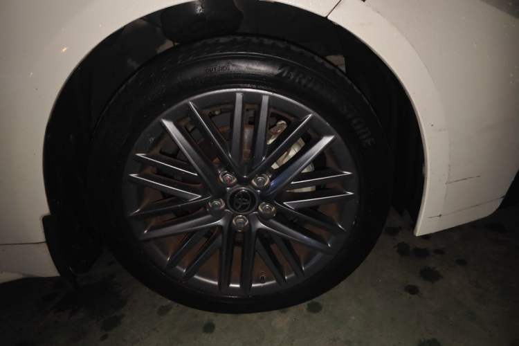 Used Toyota Levin 2021 2.0L Luxury Edition Right Front Wheel Hub
