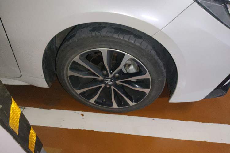 Used Toyota Levin 2021 185T CVT Sport Edition Right Front Wheel Hub