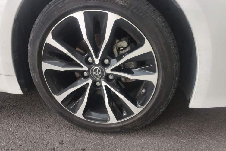 Used Toyota Levin 2021 185T CVT Sport Edition Right Front Wheel Hub