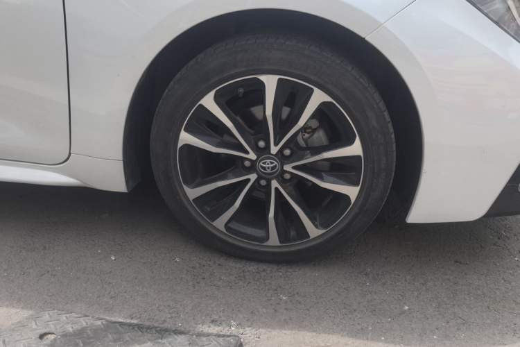 Used Toyota Levin 2021 185T CVT Sport Edition Right Front Wheel Hub