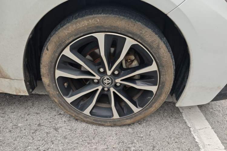 Used Toyota Levin 2021 185T CVT Sport Edition Right Front Wheel Hub