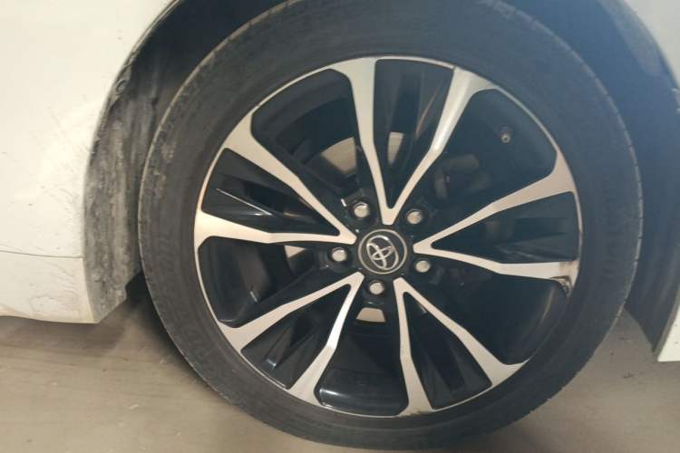 Used Toyota Levin 2021 185T CVT Sport Edition Right Front Wheel Hub