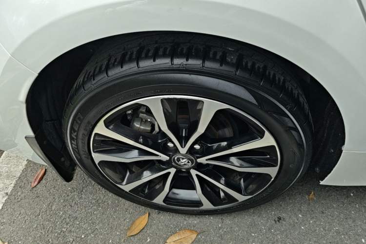 Used Toyota Levin 2021 185T CVT Sport Edition Right Rear Wheel Hub