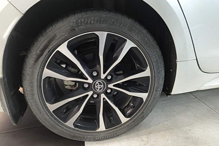 Used Toyota Levin 2021 185T CVT Sport Edition Right Rear Wheel Hub