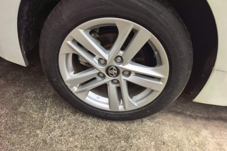 Used Toyota Levin 2021 185T CVT Luxury Edition Right Rear Wheel Hub