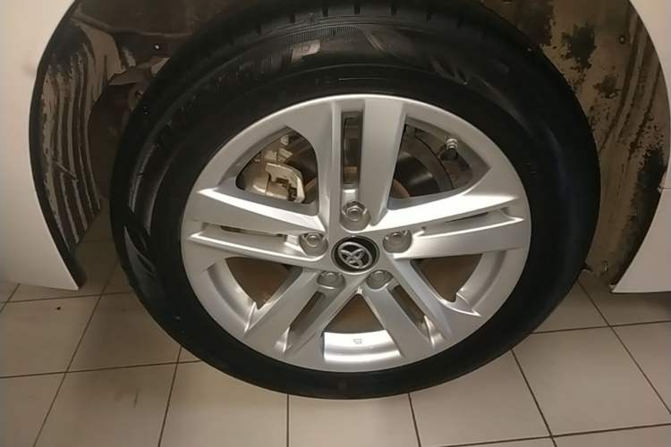 Used Toyota Levin 2021 185T CVT Luxury Edition Right Rear Wheel Hub
