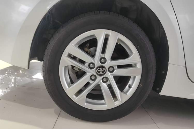 Used Toyota Levin 2021 185T CVT Luxury Edition Right Rear Wheel Hub