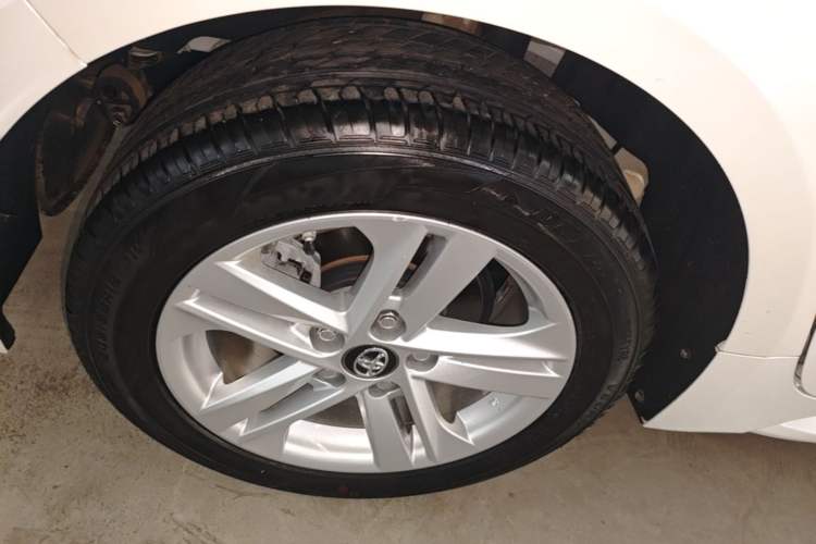 Used Toyota Levin 2021 185T CVT Luxury Edition Right Rear Wheel Hub