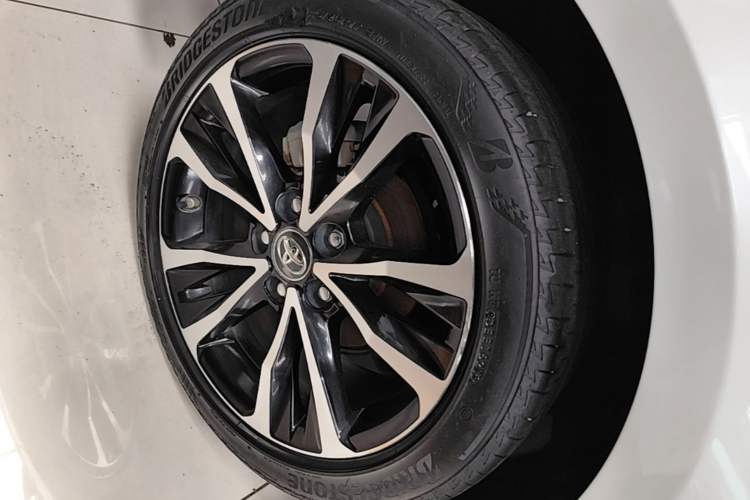 Used Toyota Levin 2021 185T CVT Sport Edition Right Rear Wheel Hub