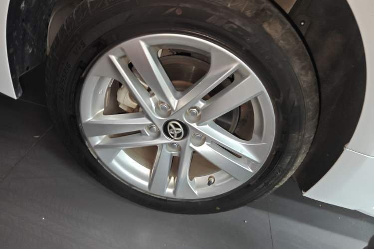 Used Toyota Levin 2021 185T CVT Luxury Edition Right Rear Wheel Hub