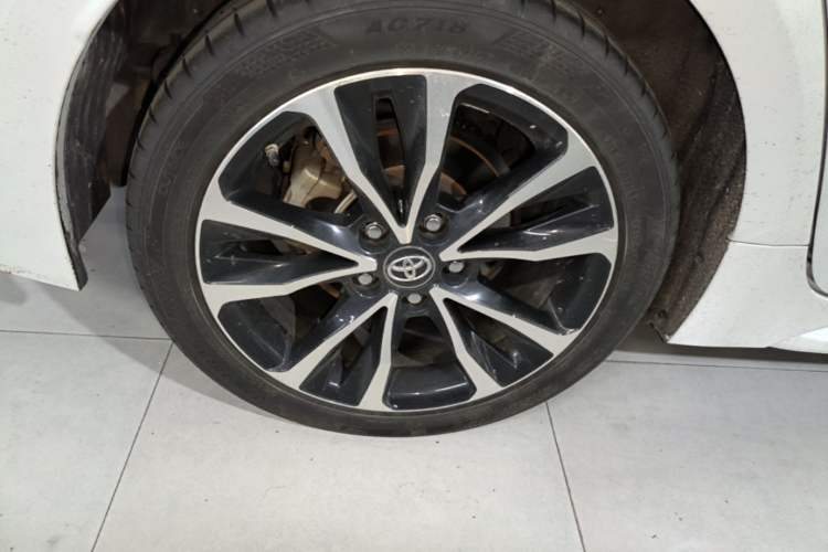 Used Toyota Levin 2021 185T CVT Sport Edition Right Rear Wheel Hub