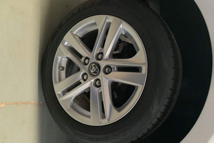 Used Toyota Levin 2021 185T CVT Luxury Edition Right Rear Wheel Hub