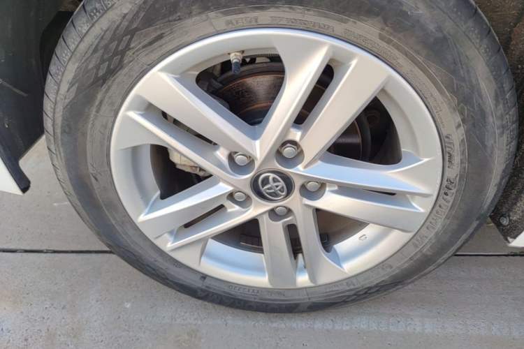 Used Toyota Levin 2021 185T CVT Luxury Edition Right Rear Wheel Hub