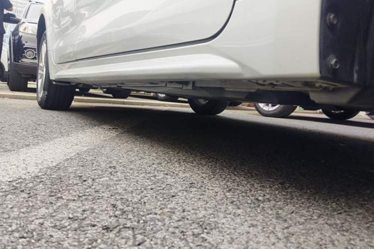 Used Toyota Levin 2021 185T CVT Luxury Edition Right Side Sill