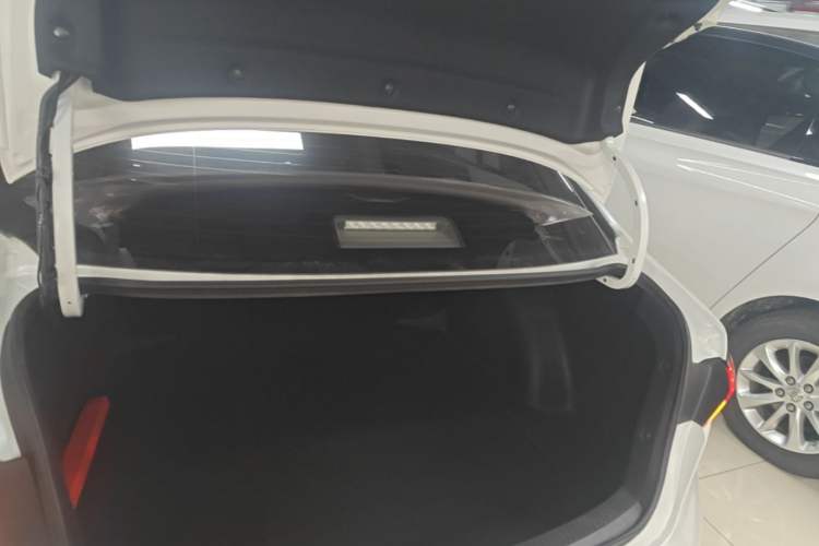 Used Toyota Levin 2021 TNGA 1.5L CVT Entry-Level Model Trunk