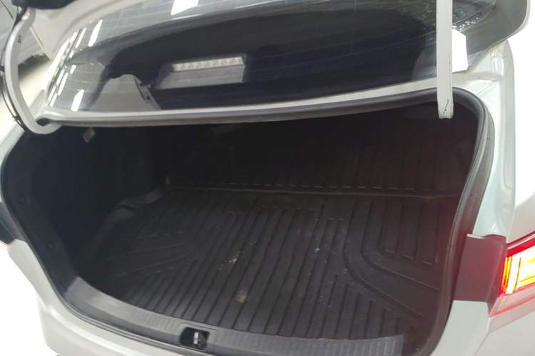 Used Toyota Levin 2021 Dual-Motor 1.8H E-CVT Sport Edition Trunk