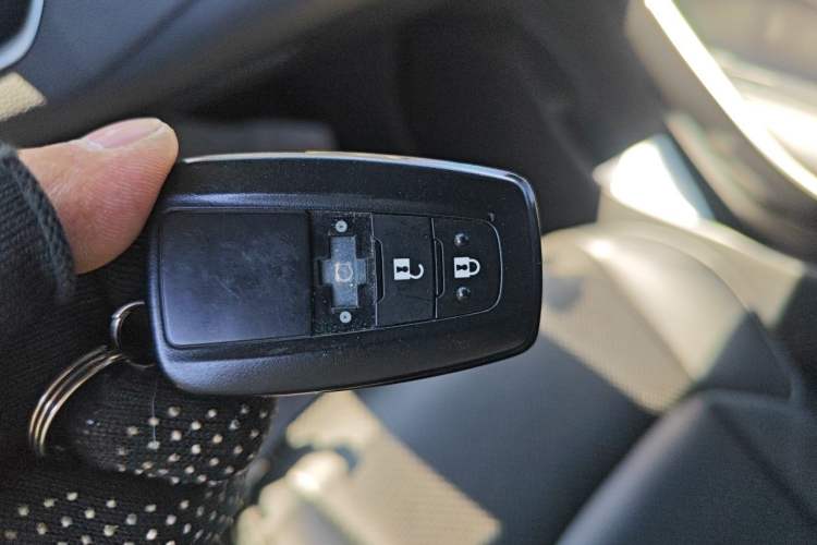 Used Toyota Levin 2021 Dual-Engine 1.8H E-CVT Luxury Edition Vehicle Key